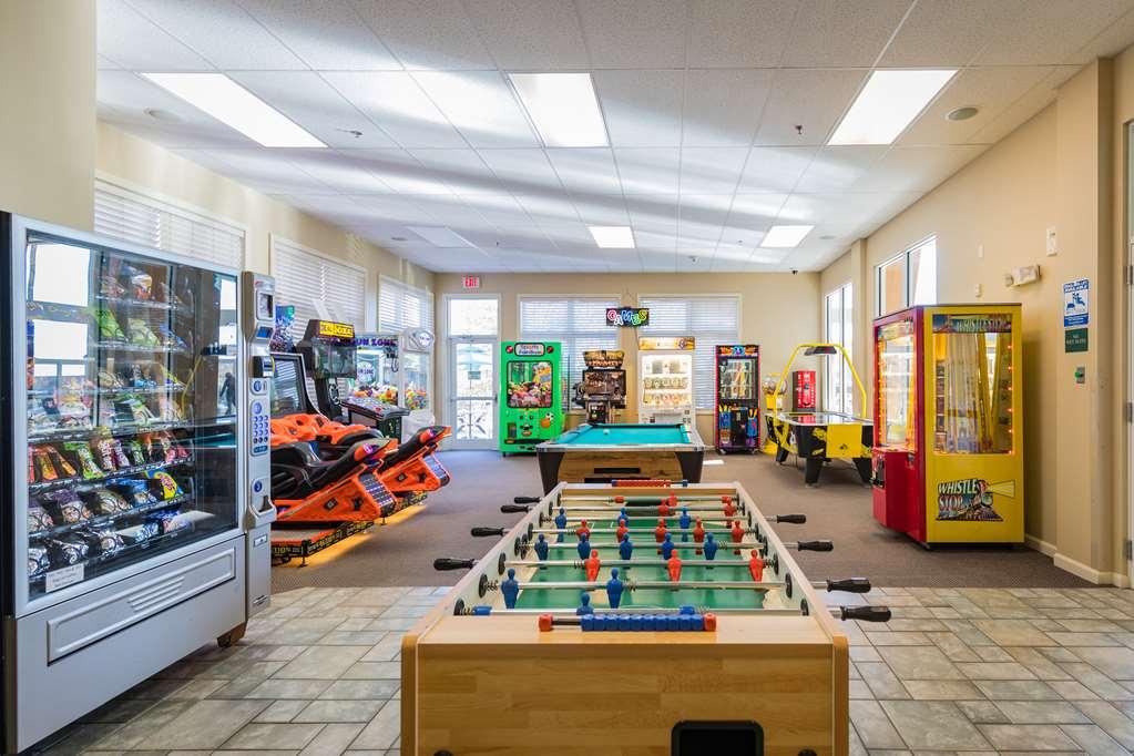 Vacation Village In The Berkshires Hancock Facilități foto The game room at the National Museum of Play