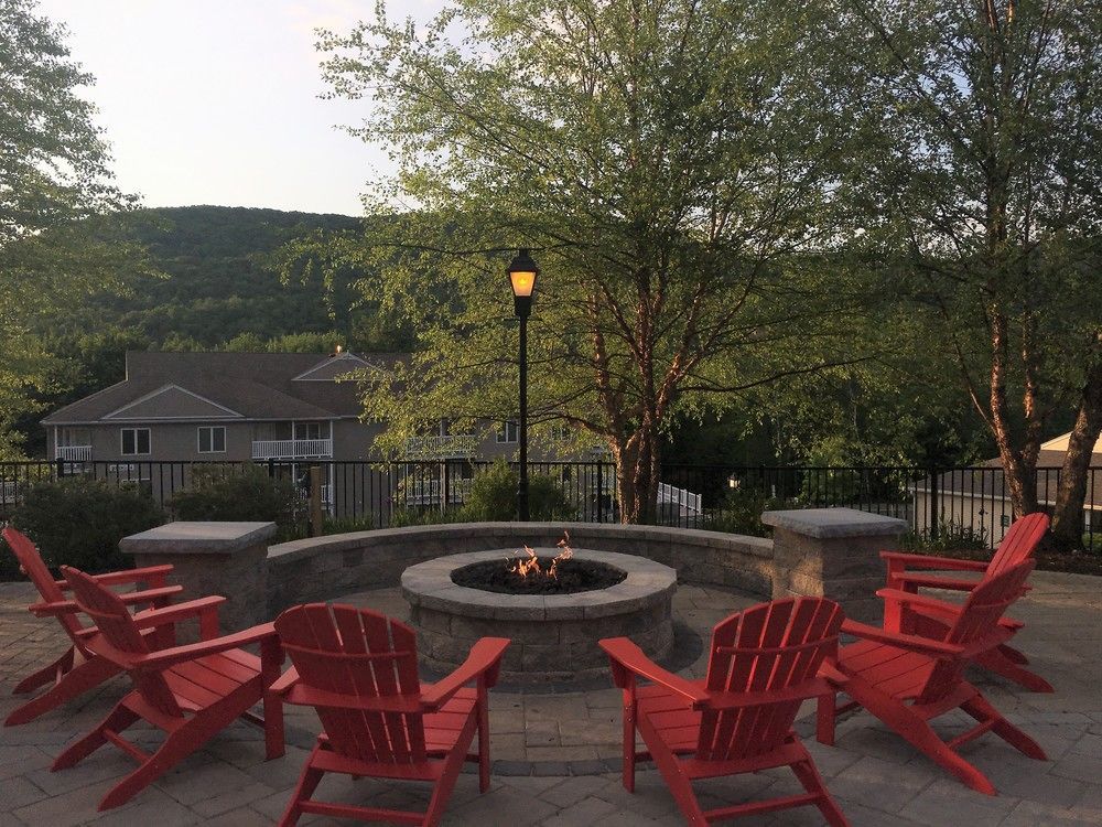 Vacation Village In The Berkshires Hancock Exterior foto The fire pit at the main lodge